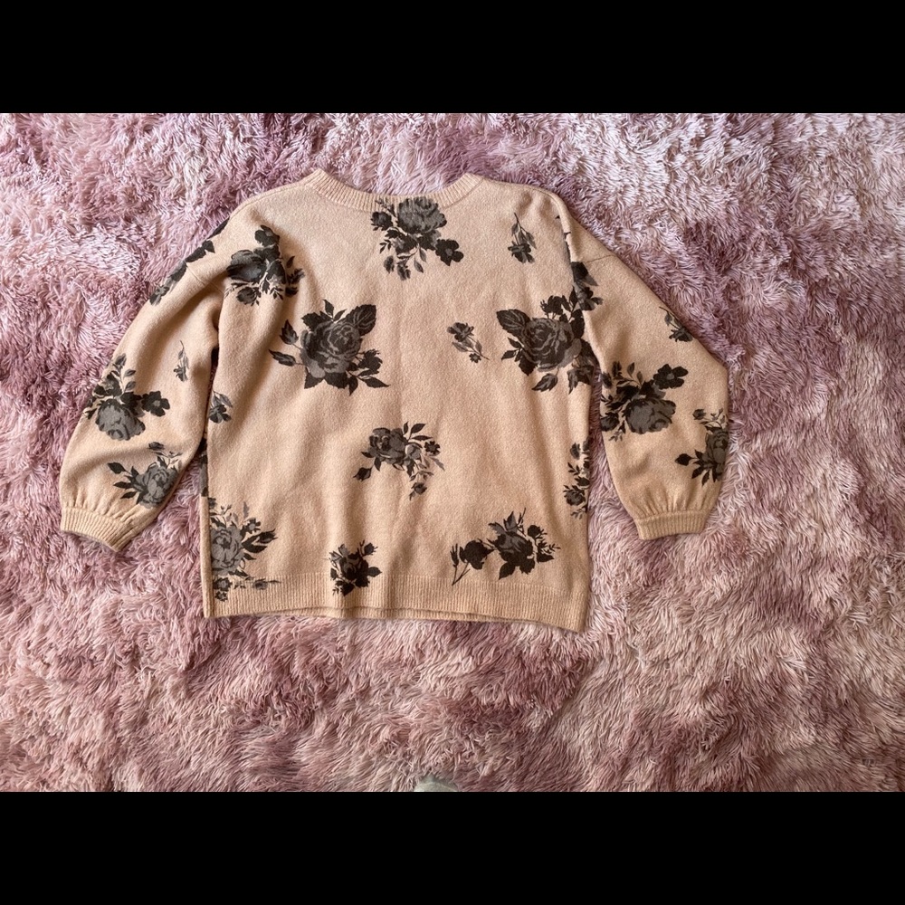 Rose Pattern Sweater - Picture 3 of 6
